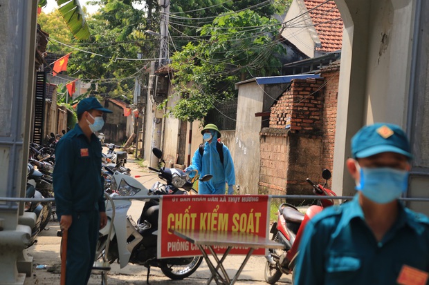 Hà Nội cách ly 14 ngày toàn bộ một xã hơn 9.300 dân thuộc huyện vùng xanh sau khi ghi nhận 5 F0 - Ảnh 1. Hà Nội cách ly 14 ngày toàn bộ một xã hơn 9.300 dân thuộc huyện vùng xanh sau khi ghi nhận 5 F0 - Ảnh 1.