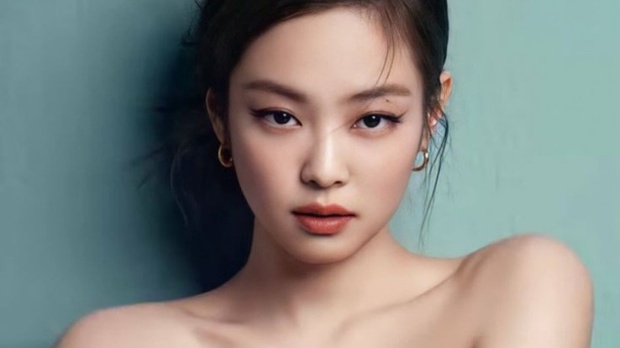 Tại sao gương mặt Jennie lại thu hút và được nhiều người muốn dao kéo để giống cô đến thế? - Ảnh 4. Tại sao gương mặt Jennie lại thu hút và được nhiều người muốn dao kéo để giống cô đến thế? - Ảnh 4.
