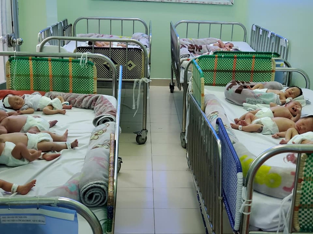 Xót xa hình ảnh hàng trăm trẻ sơ sinh ở Bệnh viện Hùng Vương có bố mẹ là F0: Khóc thét cả ngày, không có người thân chăm sóc - Ảnh 1. Xót xa hình ảnh hàng trăm trẻ sơ sinh ở Bệnh viện Hùng Vương có bố mẹ là F0: Khóc thét cả ngày, không có người thân chăm sóc - Ảnh 1.