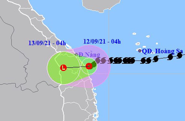 Bão số 5 suy yếu thành áp thấp nhiệt đới đổ bộ vào Đà Nẵng-Bình Định - Ảnh 1. Bão số 5 suy yếu thành áp thấp nhiệt đới đổ bộ vào Đà Nẵng-Bình Định - Ảnh 1.