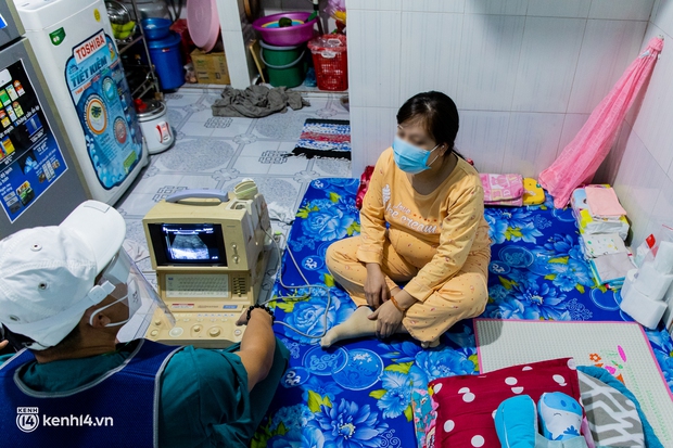 TP.HCM: Thăm khám và tiêm vaccine tận nhà cho thai phụ và người già yếu, di chuyển khó khăn - Ảnh 6. TP.HCM: Thăm khám và tiêm vaccine tận nhà cho thai phụ và người già yếu, di chuyển khó khăn - Ảnh 6.