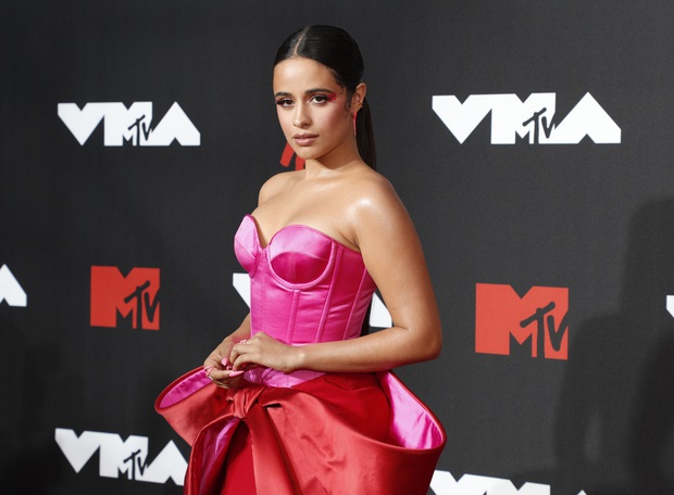 Siêu thảm đỏ VMAs 2021: Olivia Rodrigo ngực khủng đè bẹp Camila Cabello “dừ chát”, Megan Fox mặc như không dẫn đầu dàn mỹ nhân phô da thịt - Ảnh 2. Siêu thảm đỏ VMAs 2021: Olivia Rodrigo ngực khủng đè bẹp Camila Cabello “dừ chát”, Megan Fox mặc như không dẫn đầu dàn mỹ nhân phô da thịt - Ảnh 2.