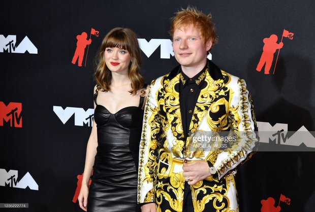 Siêu thảm đỏ VMAs 2021: Olivia Rodrigo ngực khủng đè bẹp Camila Cabello “dừ chát”, Megan Fox mặc như không dẫn đầu dàn mỹ nhân phô da thịt - Ảnh 30. Siêu thảm đỏ VMAs 2021: Olivia Rodrigo ngực khủng đè bẹp Camila Cabello “dừ chát”, Megan Fox mặc như không dẫn đầu dàn mỹ nhân phô da thịt - Ảnh 30.