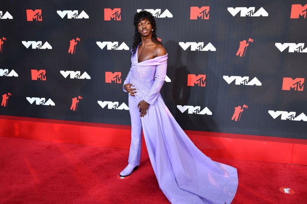Siêu thảm đỏ VMAs 2021: Olivia Rodrigo ngực khủng đè bẹp Camila Cabello “dừ chát”, Megan Fox mặc như không dẫn đầu dàn mỹ nhân phô da thịt - Ảnh 26. Siêu thảm đỏ VMAs 2021: Olivia Rodrigo ngực khủng đè bẹp Camila Cabello “dừ chát”, Megan Fox mặc như không dẫn đầu dàn mỹ nhân phô da thịt - Ảnh 26.
