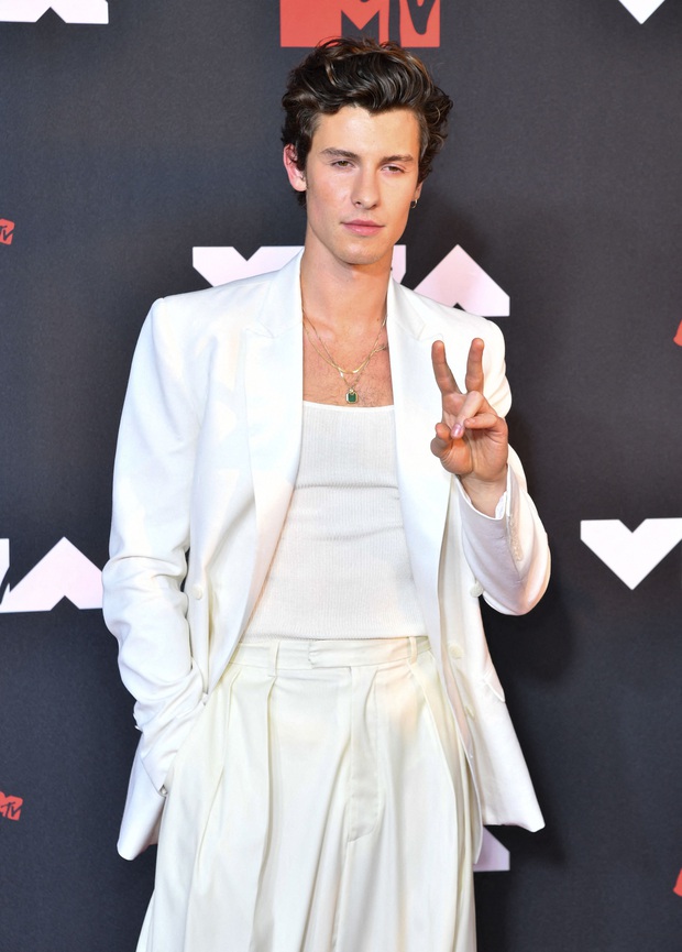 Siêu thảm đỏ VMAs 2021: Olivia Rodrigo ngực khủng đè bẹp Camila Cabello “dừ chát”, Megan Fox mặc như không dẫn đầu dàn mỹ nhân phô da thịt - Ảnh 25. Siêu thảm đỏ VMAs 2021: Olivia Rodrigo ngực khủng đè bẹp Camila Cabello “dừ chát”, Megan Fox mặc như không dẫn đầu dàn mỹ nhân phô da thịt - Ảnh 25.