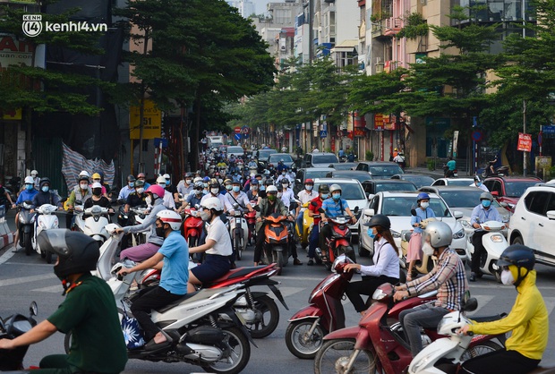 NÓNG: Hà Nội xem xét nới lỏng một số hoạt động dịch vụ sau ngày 15 và 21/9 - Ảnh 1. NÓNG: Hà Nội xem xét nới lỏng một số hoạt động dịch vụ sau ngày 15 và 21/9 - Ảnh 1.
