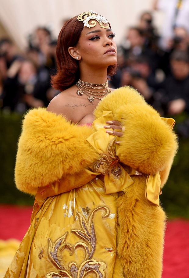 Nữ hoàng thảm đỏ Met Gala: Rihanna - Lady Gaga thi nhau combo độc - dị - lố, choáng nhất là Cardi B phô diễn body với bộ đồ 11 tỷ - Ảnh 9.