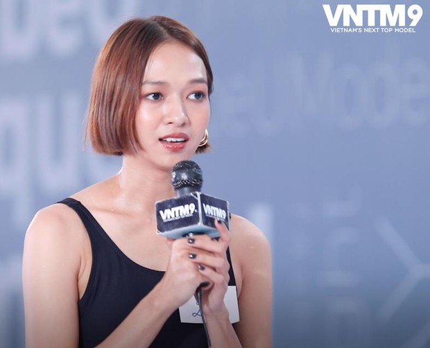 Cô gái diện bikini xẻ khoét quá đà khiến Võ Hoàng Yến thốt lên: “Phản cảm kinh khủng” - Ảnh 3. Cô gái diện bikini xẻ khoét quá đà khiến Võ Hoàng Yến thốt lên: “Phản cảm kinh khủng” - Ảnh 3.