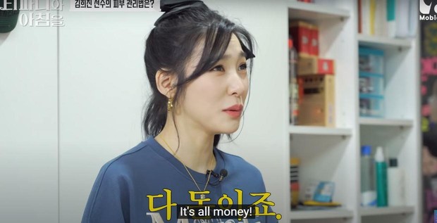 Tiffany (SNSD) gây xôn xao khi phát biểu: Da em đẹp là nhờ tiền cả đấy, tiền không nói dối - Ảnh 4. Tiffany (SNSD) gây xôn xao khi phát biểu: Da em đẹp là nhờ tiền cả đấy, tiền không nói dối - Ảnh 4.