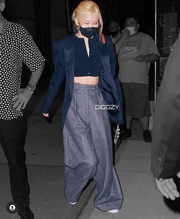 Nếu Rosé xuất hiện ở Met Gala: Liệu sẽ phá đảo thế giới ảo hay vẫn đóng khung an toàn như mọi khi? - Ảnh 1. Nếu Rosé xuất hiện ở Met Gala: Liệu sẽ phá đảo thế giới ảo hay vẫn đóng khung an toàn như mọi khi? - Ảnh 1.