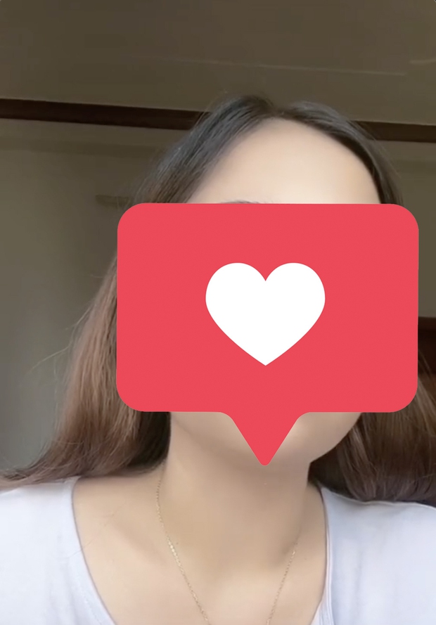 Cô gái mua 2 cân nho Cô gái mua 2 cân nho