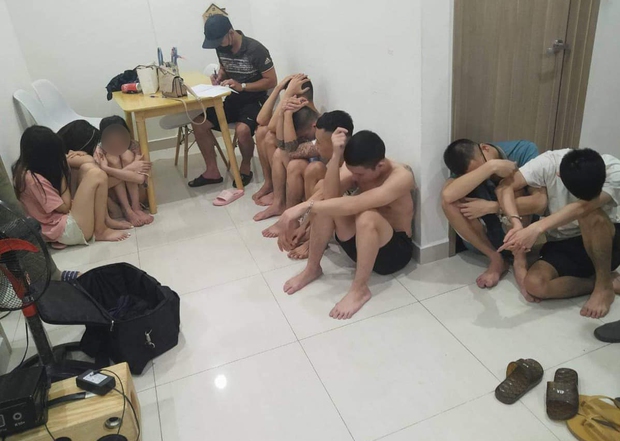 Hà Nội: Nhóm thanh niên thuê 2 thiếu nữ 16 tuổi đến bay lắc cùng trong chung cư cao cấp - Ảnh 1. Hà Nội: Nhóm thanh niên thuê 2 thiếu nữ 16 tuổi đến bay lắc cùng trong chung cư cao cấp - Ảnh 1.