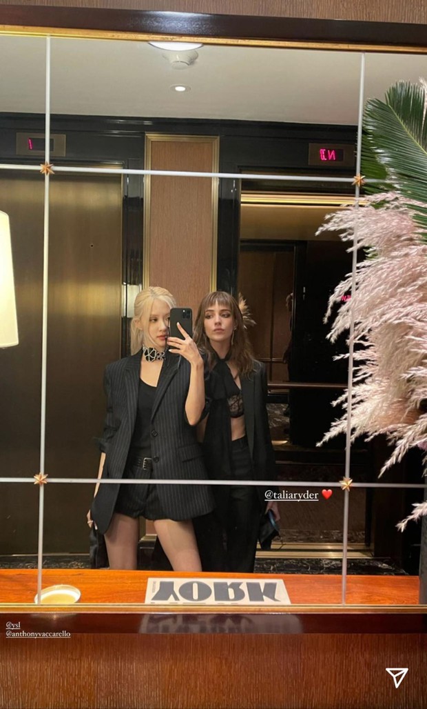 Điều gì sẽ xảy ra khi Rosé tham dự buổi MET Gala After Party do Rihanna làm chủ trì? - Ảnh 5. Điều gì sẽ xảy ra khi Rosé tham dự buổi MET Gala After Party do Rihanna làm chủ trì? - Ảnh 5.