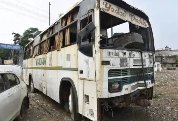 Người phụ nữ bị cưỡng hiếp, tra tấn bằng thanh sắt đến tử vong trên xe bus giữa ban ngày gây chấn động dư luận - Ảnh 1. Người phụ nữ bị cưỡng hiếp, tra tấn bằng thanh sắt đến tử vong trên xe bus giữa ban ngày gây chấn động dư luận - Ảnh 1.