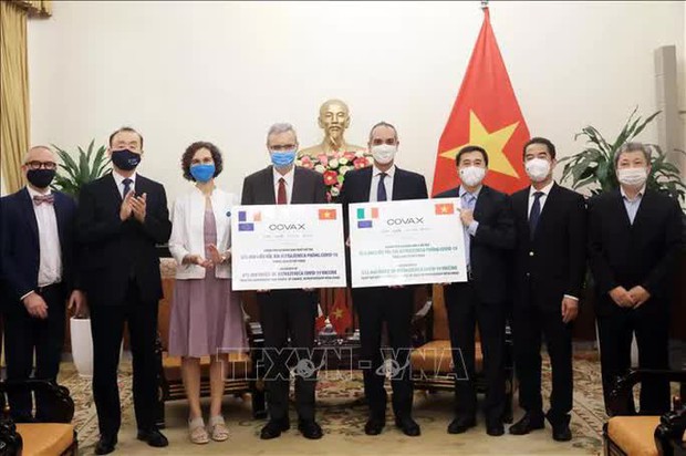 Pháp và Ý tặng Việt Nam gần 1,5 triệu liều vắc-xin ngừa Covid-19 - Ảnh 1. Pháp và Ý tặng Việt Nam gần 1,5 triệu liều vắc-xin ngừa Covid-19 - Ảnh 1.