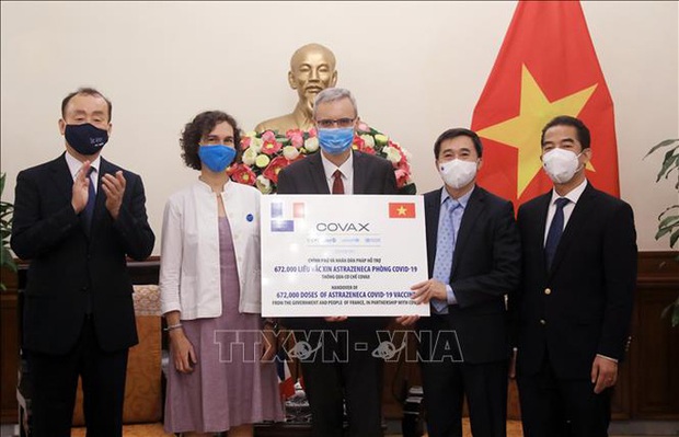 Pháp và Ý tặng Việt Nam gần 1,5 triệu liều vắc-xin ngừa Covid-19 - Ảnh 2. Pháp và Ý tặng Việt Nam gần 1,5 triệu liều vắc-xin ngừa Covid-19 - Ảnh 2.