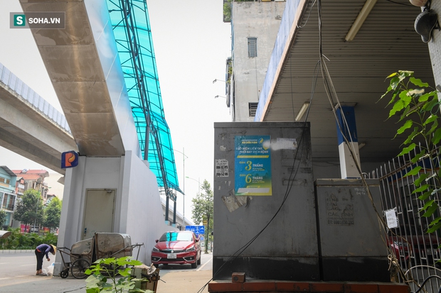 Đường sắt Cát Linh-Hà Đông 18.000 tỷ đồng chưa hẹn ngày khai thác: Người dân tận dụng không gian để nuôi chó, trồng rau - Ảnh 13. Đường sắt Cát Linh-Hà Đông 18.000 tỷ đồng chưa hẹn ngày khai thác: Người dân tận dụng không gian để nuôi chó, trồng rau - Ảnh 13.