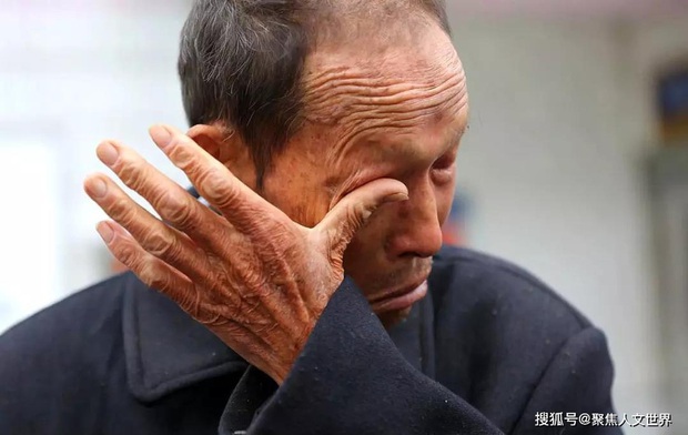 Mang cổ vật đi thẩm định, ông lão nức nở nói với chuyên gia: Tôi mong những món đồ này là giả! - Ảnh 5. Mang cổ vật đi thẩm định, ông lão nức nở nói với chuyên gia: Tôi mong những món đồ này là giả! - Ảnh 5.