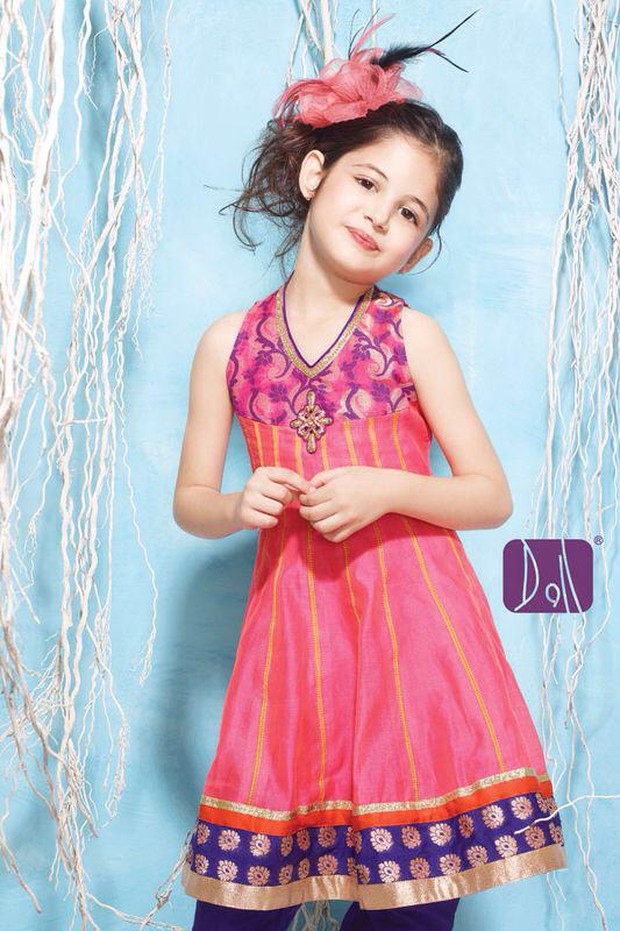 Sao nhí xinh nhất Ấn Độ dậy thì thất bại sau 6 năm: Từ tiểu công chúa được kỳ vọng thành minh tinh đến thiếu nữ già hơn tuổi - Ảnh 8. Sao nhí xinh nhất Ấn Độ dậy thì thất bại sau 6 năm: Từ tiểu công chúa được kỳ vọng thành minh tinh đến thiếu nữ già hơn tuổi - Ảnh 8.
