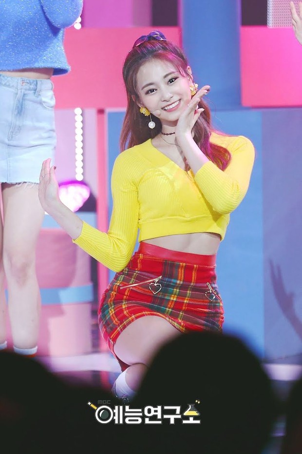 Thế nào là body của Tzuyu (TWICE) - nữ thần Kpop đứng đầu top 100 mỹ nhân đẹp nhất thế giới? - Ảnh 20.