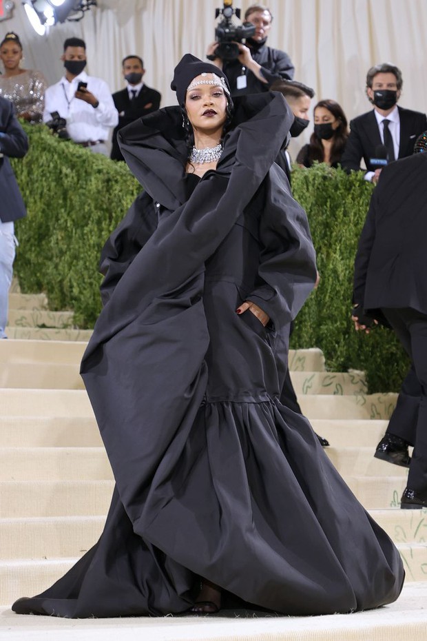 Bỏ qua lùm xùm, Rosé vẫn đứng đầu BXH ngôi sao được nhắc nhiều nhất ở Met Gala 2021, nhân vật kế cuối gây bất ngờ - Ảnh 6. Bỏ qua lùm xùm, Rosé vẫn đứng đầu BXH ngôi sao được nhắc nhiều nhất ở Met Gala 2021, nhân vật kế cuối gây bất ngờ - Ảnh 6.