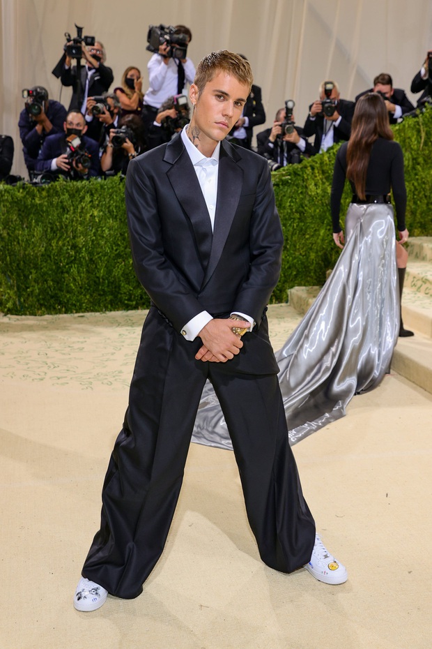 Bỏ qua lùm xùm, Rosé vẫn đứng đầu BXH ngôi sao được nhắc nhiều nhất ở Met Gala 2021, nhân vật kế cuối gây bất ngờ - Ảnh 8. Bỏ qua lùm xùm, Rosé vẫn đứng đầu BXH ngôi sao được nhắc nhiều nhất ở Met Gala 2021, nhân vật kế cuối gây bất ngờ - Ảnh 8.
