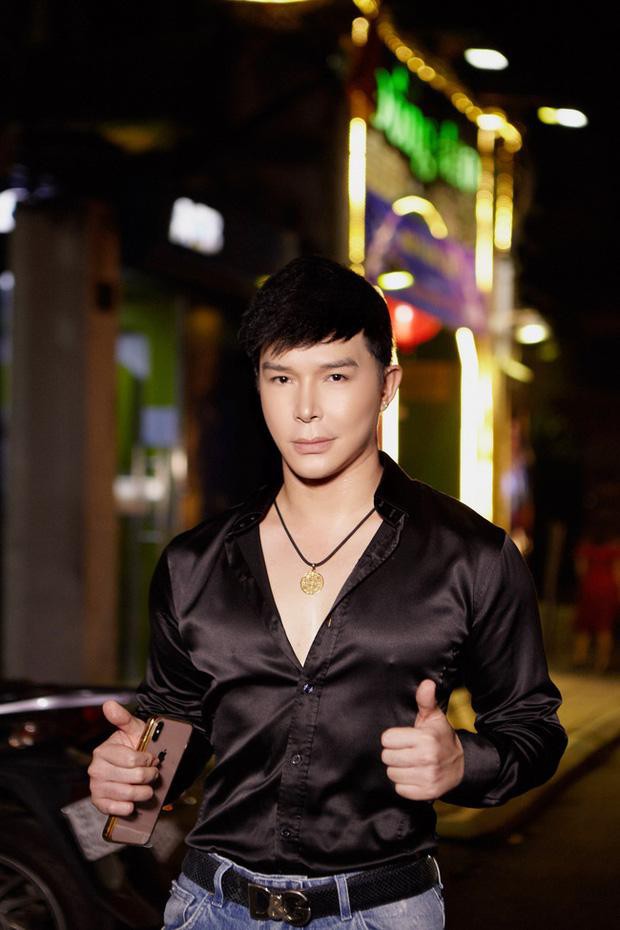Bị đồn thổi về giới tính, Nathan Lee gay gắt đáp trả: Giới tính nào thì bạn cũng chẳng có cửa ngủ với mình - Ảnh 2. Bị đồn thổi về giới tính, Nathan Lee gay gắt đáp trả: Giới tính nào thì bạn cũng chẳng có cửa ngủ với mình - Ảnh 2.