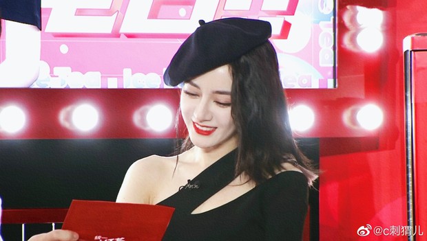 Nàng thơ đẹp nhất Weibo hôm nay: Nhiệt Ba tăng cân chút nhẹ mà visual lên hương ngút ngàn, bảo sao netizen xỉu up xỉu down - Ảnh 11. Nàng thơ đẹp nhất Weibo hôm nay: Nhiệt Ba tăng cân chút nhẹ mà visual lên hương ngút ngàn, bảo sao netizen xỉu up xỉu down - Ảnh 11.