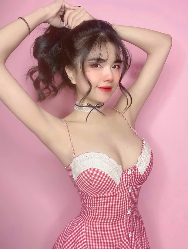 Đăng ảnh than thở vì tăng cân, nữ streamer sexy nhất Việt Nam vẫn khiến fan nóng mặt vì body quá khét - Ảnh 1.