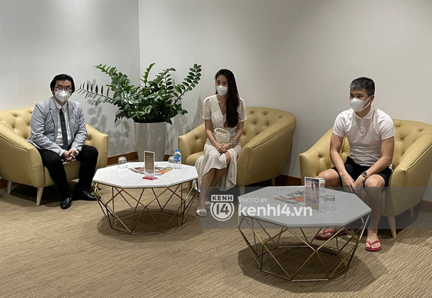 Diễn biến khó ngờ khi Thuỷ Tiên sao kê tại Vietcombank: Xuất hiện người đàn ông quyền lực, 1 chi tiết từ Công Vinh gây bão mạng ngay lúc mở màn - Ảnh 9.