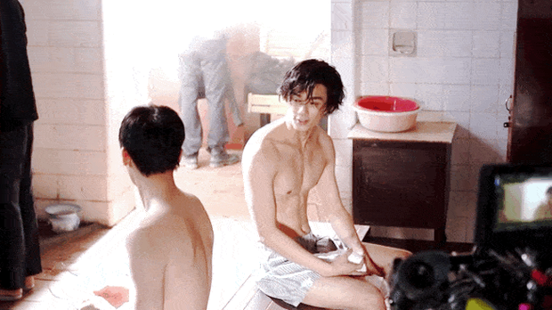 Màn cởi áo khoe body gây sốt nhất hôm nay: Sao nhí 1 thời lộ cơ bụng siêu mlem, Na Tra ngày nào đã phổng phao nhường này đây - Ảnh 6. Màn cởi áo khoe body gây sốt nhất hôm nay: Sao nhí 1 thời lộ cơ bụng siêu mlem, Na Tra ngày nào đã phổng phao nhường này đây - Ảnh 6.