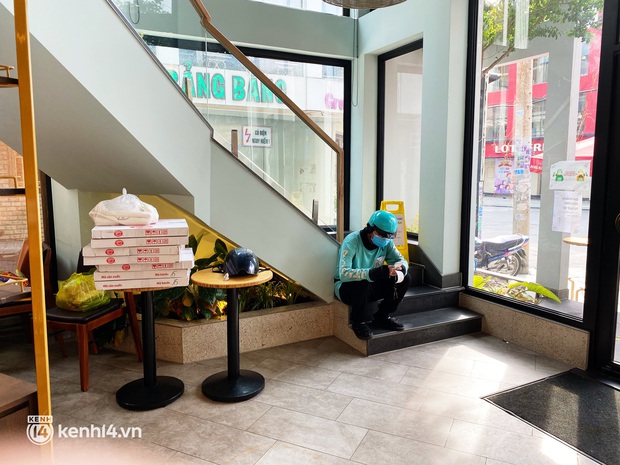 Người Sài Gòn cắt cơn thèm cafe nhờ 2 ông lớn Highlands và Katinat mở bán trên app: Cầm ly nước xúc động tưởng xuân đang về! - Ảnh 13.