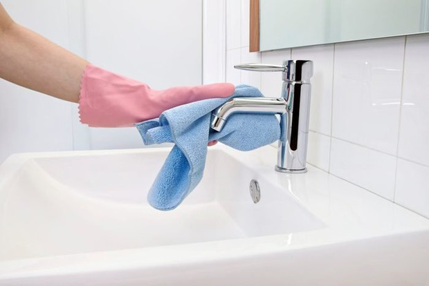 Nhiều nhà đang mắc 7 lỗi này khi vệ sinh phòng tắm, bảo sao dọn dẹp hoài mà vẫn thấy dơ dáy, bốc mùi - Ảnh 3.