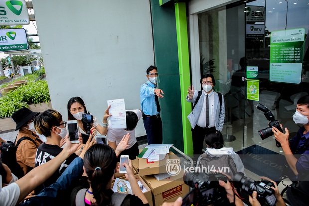 Nhiều dân mạng quay xe ở page Vietcombank, đòi tăng lương cho nhân vật quyền lực nhất trong livestream của Thuỷ Tiên - Ảnh 4.