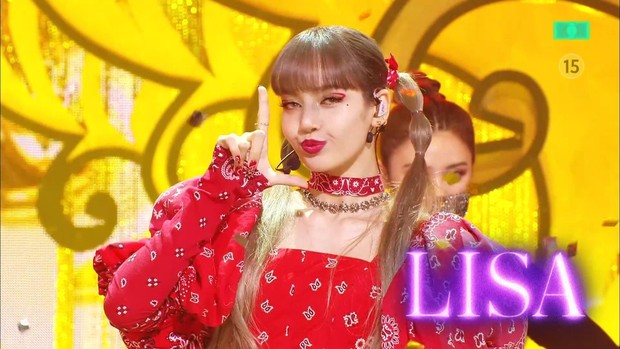 Sân khấu debut bùng nổ của Lisa tại Hàn: Diện outfit gây bão 1 thời, trình diễn tự tin còn có nụ cười ending gây thương nhớ! - Ảnh 8.