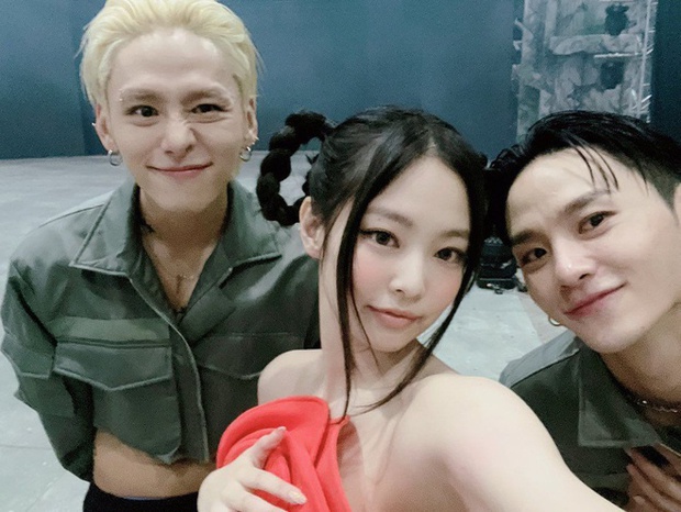 Dancer của Lisa dán băng kín người lên sân khấu nhìn mà xót, nhưng sự thật lại làm netizen quay xe không kịp - Ảnh 5.