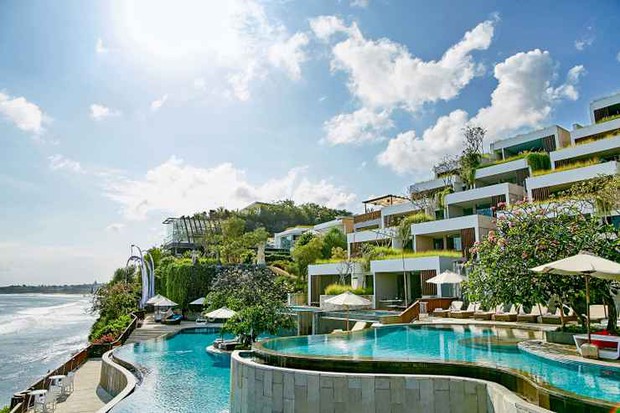 Tuần trăng mật đắt đỏ bậc nhất xứ Hàn của vợ chồng Jang Dong Gun: Ở resort 5 ngày hết hơn nửa tỷ, thuê máy bay giá trên trời - Ảnh 4. Tuần trăng mật đắt đỏ bậc nhất xứ Hàn của vợ chồng Jang Dong Gun: Ở resort 5 ngày hết hơn nửa tỷ, thuê máy bay giá trên trời - Ảnh 4.