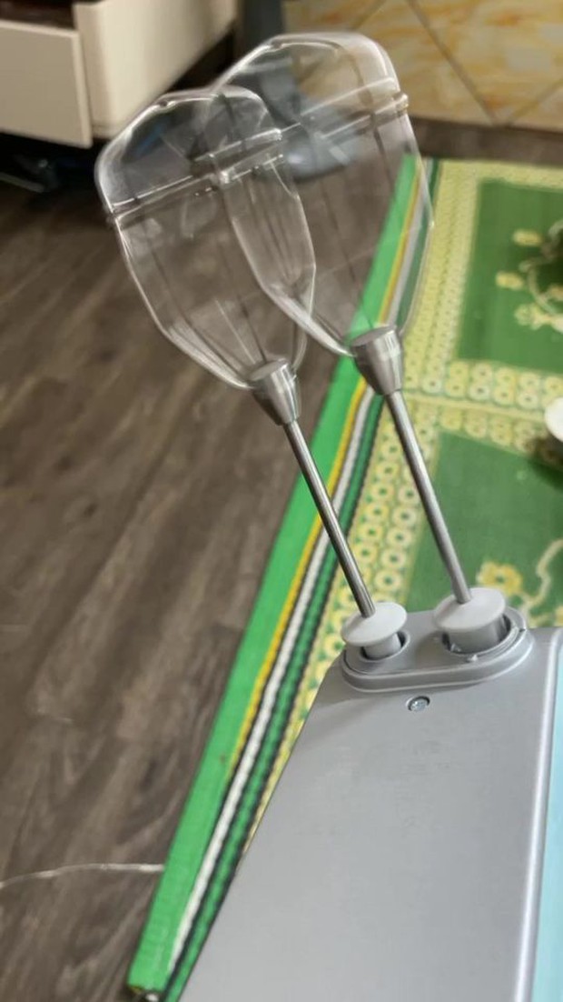 Máy đánh trứng không độ chủ: Quay ngửa lên trời mới chạy, chủ nhân đăng đàn cầu cứu mà còn bị trêu cười muốn xỉu - Ảnh 5.