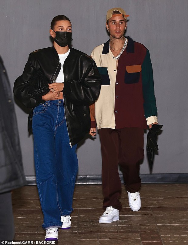 2 đôi hot nhất showbiz đi hẹn hò: Hailey ngầu đét biến ông xã Justin Bieber thành vệ sĩ, Ariana sang chảnh đối lập chồng đại gia như vừa ngủ dậy - Ảnh 3.