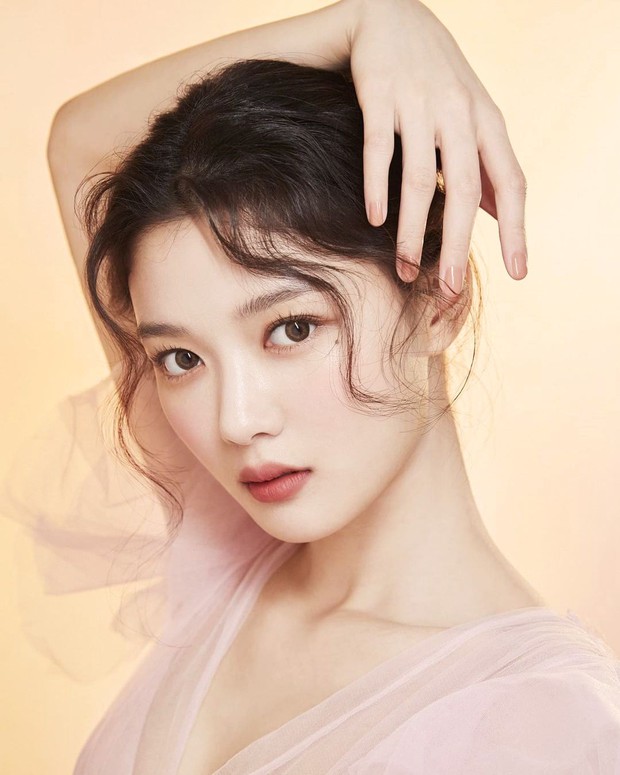 Nữ thần cổ trang Kim Yoo Jung: Dư sắc thừa tài nhưng toàn nhận phim flop, từng khốn khổ vì scandal ứng xử - Ảnh 8.