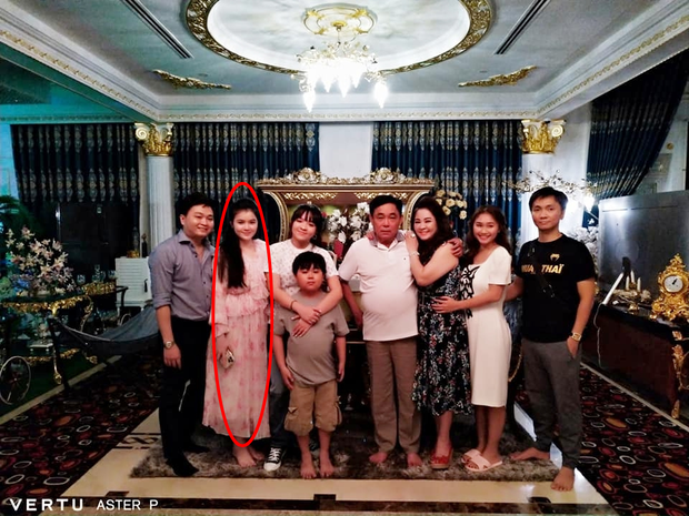 Netizen bán tín bán nghi khi nghe CEO Đại Nam tiết lộ lên chức chị nội: Nàng dâu hào môn Quế Long đã có tin vui? - Ảnh 2. Netizen bán tín bán nghi khi nghe CEO Đại Nam tiết lộ lên chức chị nội: Nàng dâu hào môn Quế Long đã có tin vui? - Ảnh 2.