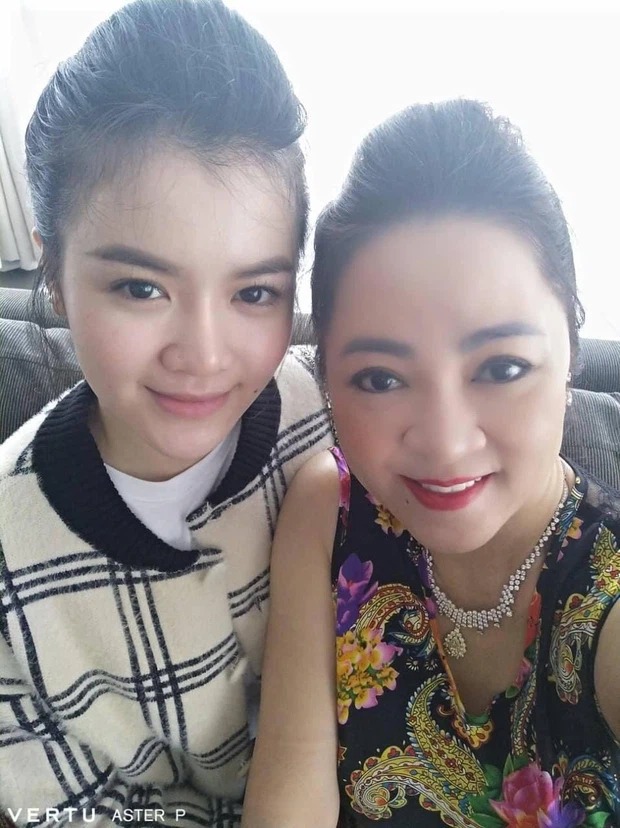 Netizen bán tín bán nghi khi nghe CEO Đại Nam tiết lộ lên chức chị nội: Nàng dâu hào môn Quế Long đã có tin vui? - Ảnh 4. Netizen bán tín bán nghi khi nghe CEO Đại Nam tiết lộ lên chức chị nội: Nàng dâu hào môn Quế Long đã có tin vui? - Ảnh 4.