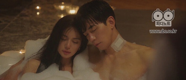 5 phim Hàn dính án phạt vì cảnh nóng, bạo lực dã man: Ji Chang Wook vừa nude 100% đã lập tức bị tuýt còi - Ảnh 6.