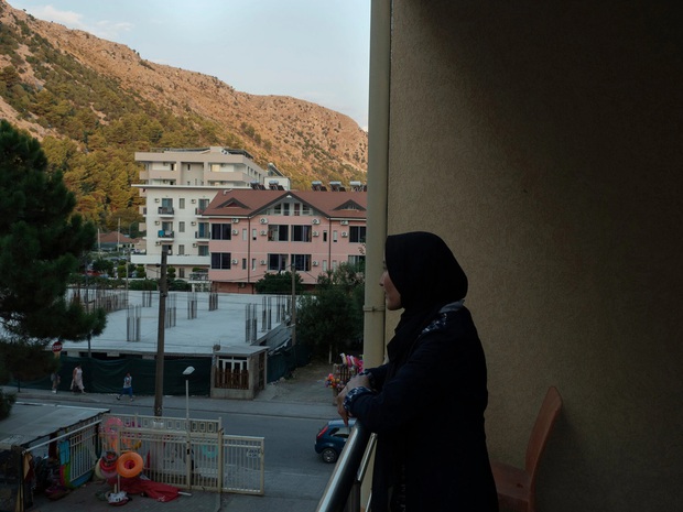 Người Afghanistan và cơn ác mộng kỳ lạ ở khu tị nạn sang trọng nhất thế giới sau khi trốn thoát khỏi Taliban - Ảnh 2. Người Afghanistan và cơn ác mộng kỳ lạ ở khu tị nạn sang trọng nhất thế giới sau khi trốn thoát khỏi Taliban - Ảnh 2.