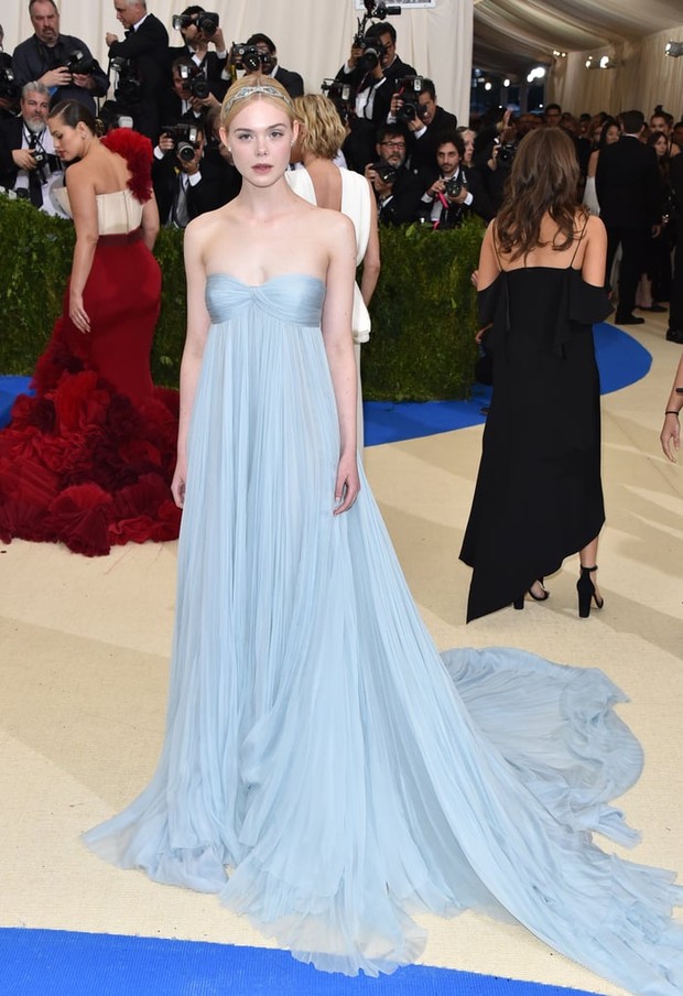 Met Gala từng náo loạn vì nàng công chúa đẹp đến mức kệ người ta hở cứ hở, mình mình nhẹ nhàng thoát tục như thần tiên - Ảnh 12.