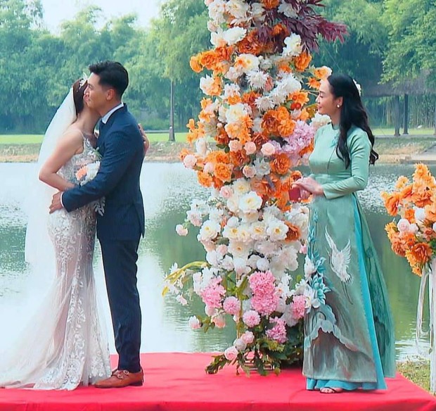 Mẹ Xuân (Hương Vị Tình Thân): Tự chuẩn bị hơn trăm bộ đồ để lên hình, cách mix chuẩn hơn con dâu Nam nhiều đấy! - Ảnh 5. Mẹ Xuân (Hương Vị Tình Thân): Tự chuẩn bị hơn trăm bộ đồ để lên hình, cách mix chuẩn hơn con dâu Nam nhiều đấy! - Ảnh 5.