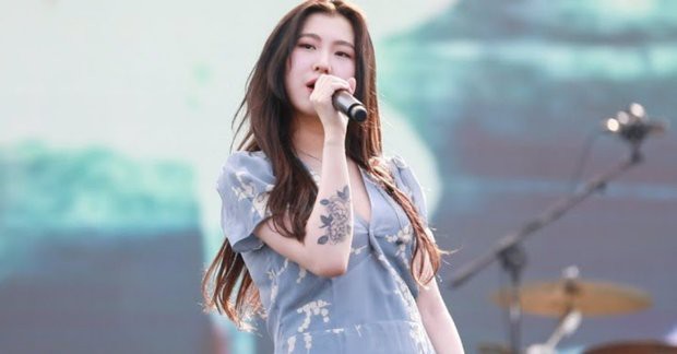 Có ai còn nhớ Rosé (BLACKPINK) thời “em còn non và xanh” thế nào không, nhìn cứ ngỡ chị em thất lạc với nữ idol nhà JYP này - Ảnh 10. Có ai còn nhớ Rosé (BLACKPINK) thời “em còn non và xanh” thế nào không, nhìn cứ ngỡ chị em thất lạc với nữ idol nhà JYP này - Ảnh 10.