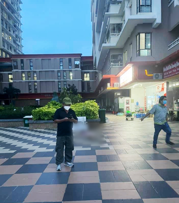 TP.HCM: Cô gái 23 tuổi rơi từ lầu cao chung cư tử vong - Ảnh 1. TP.HCM: Cô gái 23 tuổi rơi từ lầu cao chung cư tử vong - Ảnh 1.