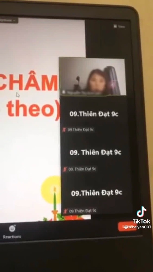 Cô giáo sốc nặng khi nhìn vào màn hình máy tính học trò, zoom mãi mới nhận ra điều bất thường - Ảnh 1. Cô giáo sốc nặng khi nhìn vào màn hình máy tính học trò, zoom mãi mới nhận ra điều bất thường - Ảnh 1.