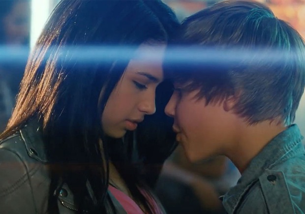 Nữ chính MV bị ghét nhất thế giới: Có mối tình gà bông với Justin Bieber 10 năm về trước nay đã là bà mẹ 2 con trông mòn con mắt - Ảnh 1. Nữ chính MV bị ghét nhất thế giới: Có mối tình gà bông với Justin Bieber 10 năm về trước nay đã là bà mẹ 2 con trông mòn con mắt - Ảnh 1.